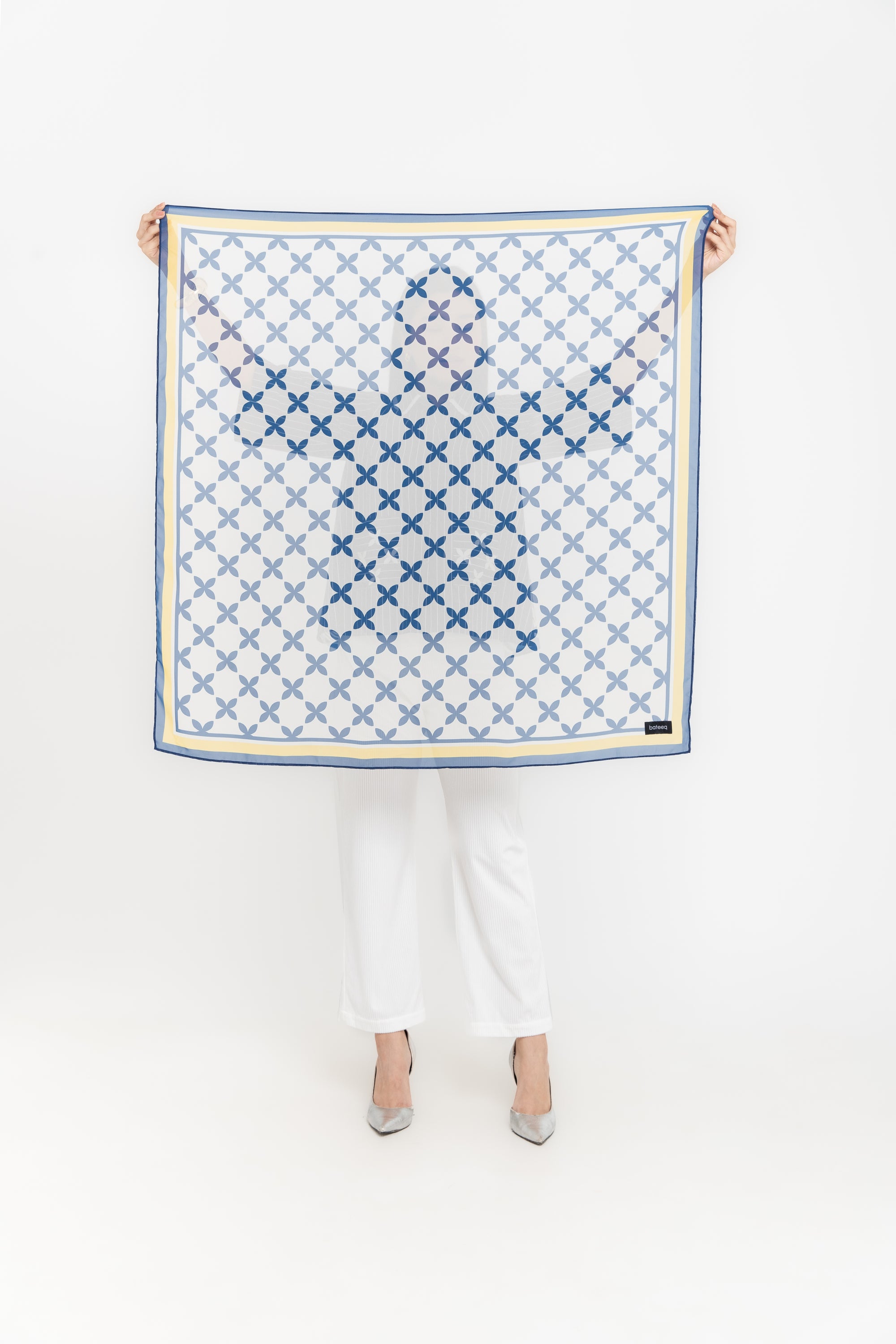 SCARF KAWUNG CREAM