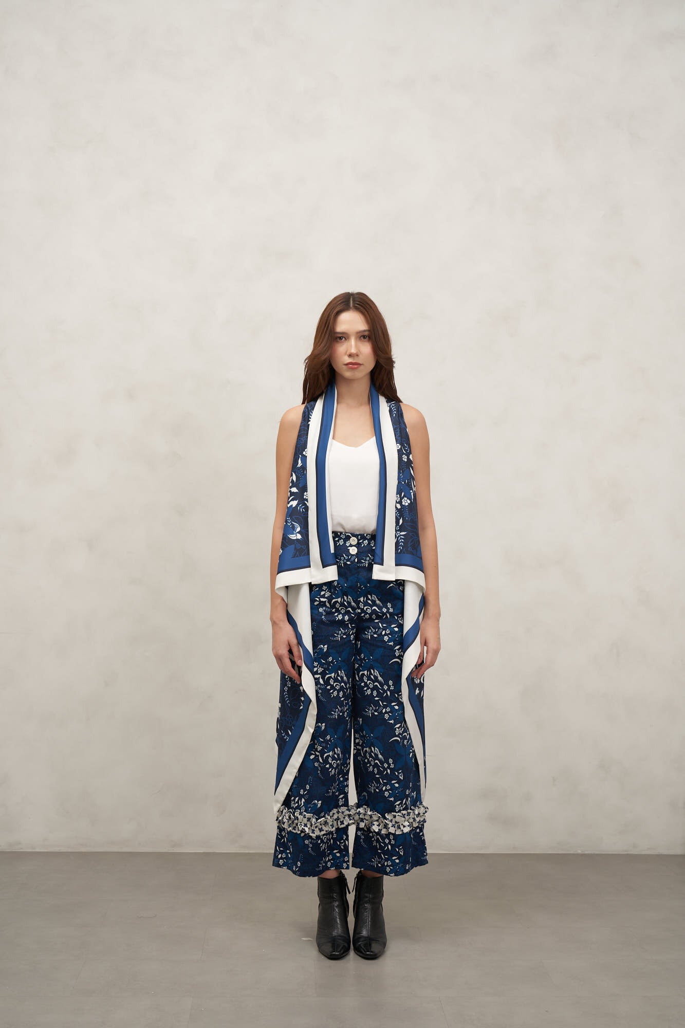 LONG CAPE AMRITAYA