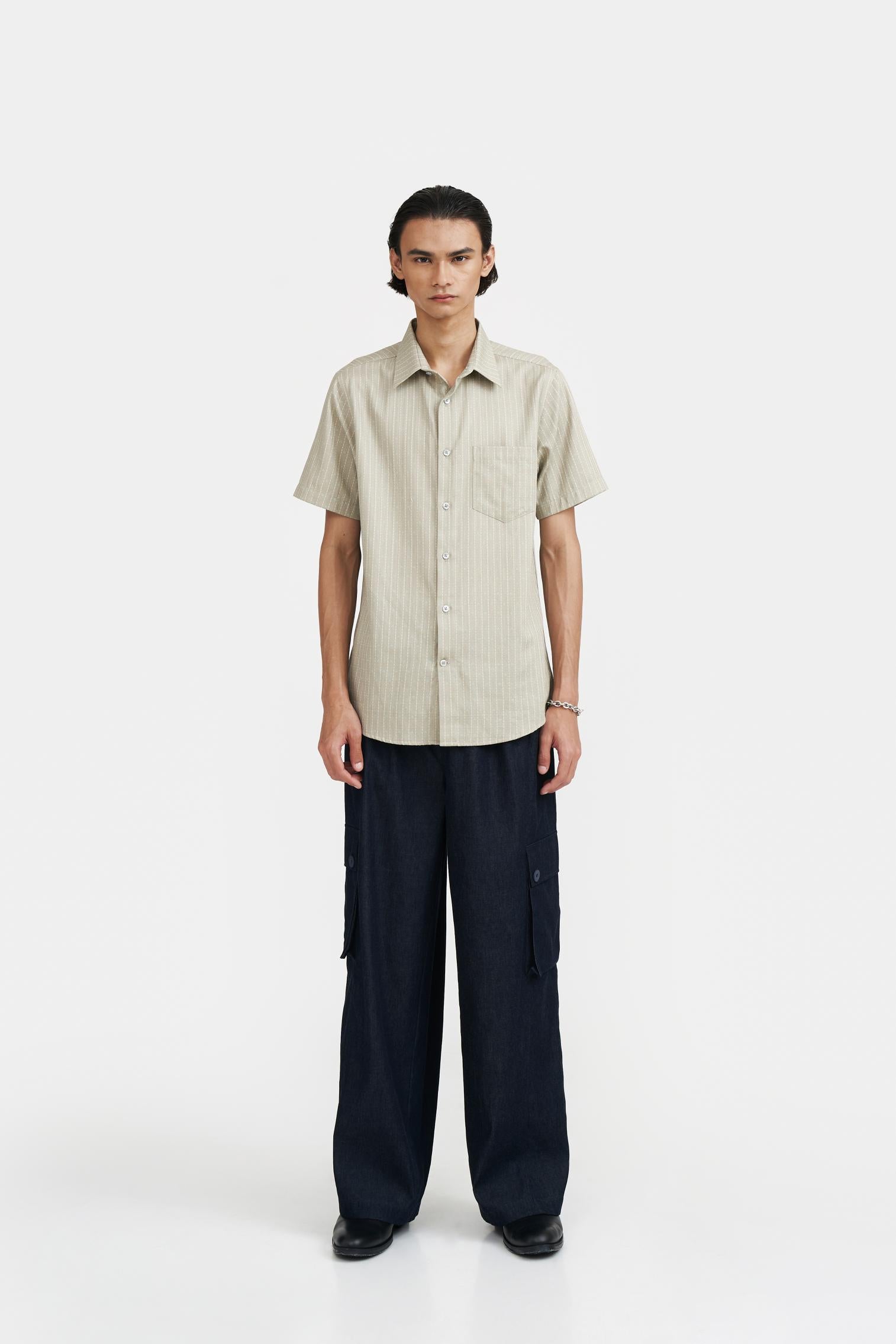 MEN SHIRT NITIK TELU SHORT SLEEVE SLIM FIT
