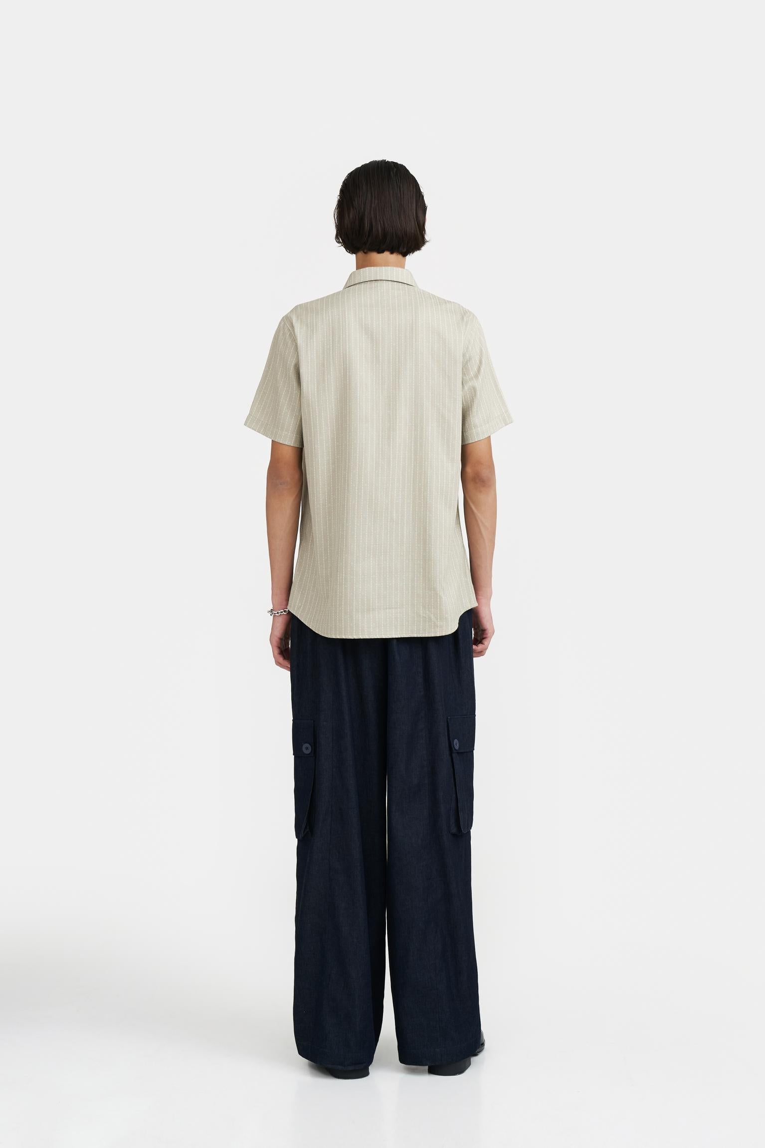 MEN SHIRT NITIK TELU SHORT SLEEVE SLIM FIT