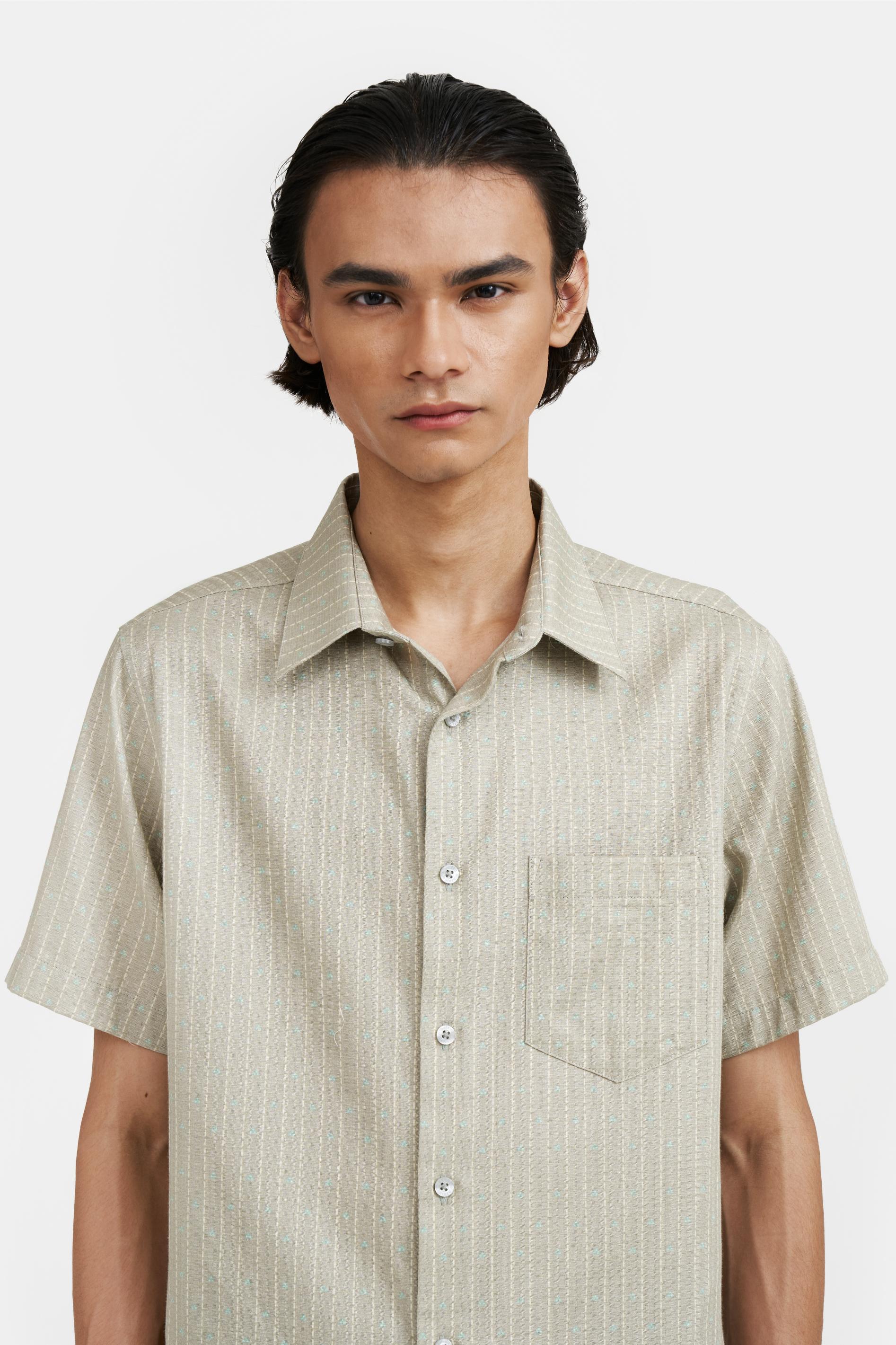 MEN SHIRT NITIK TELU SHORT SLEEVE SLIM FIT