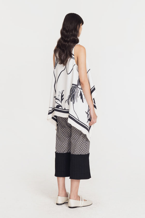 SHORT CAPE MAYURA