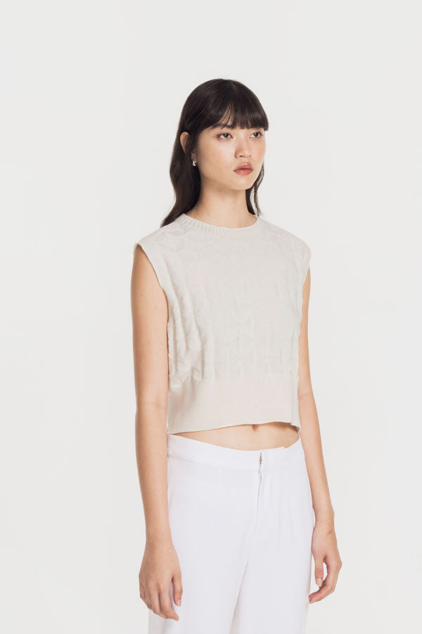 ELLE SLEEVELESS KNIT TOP