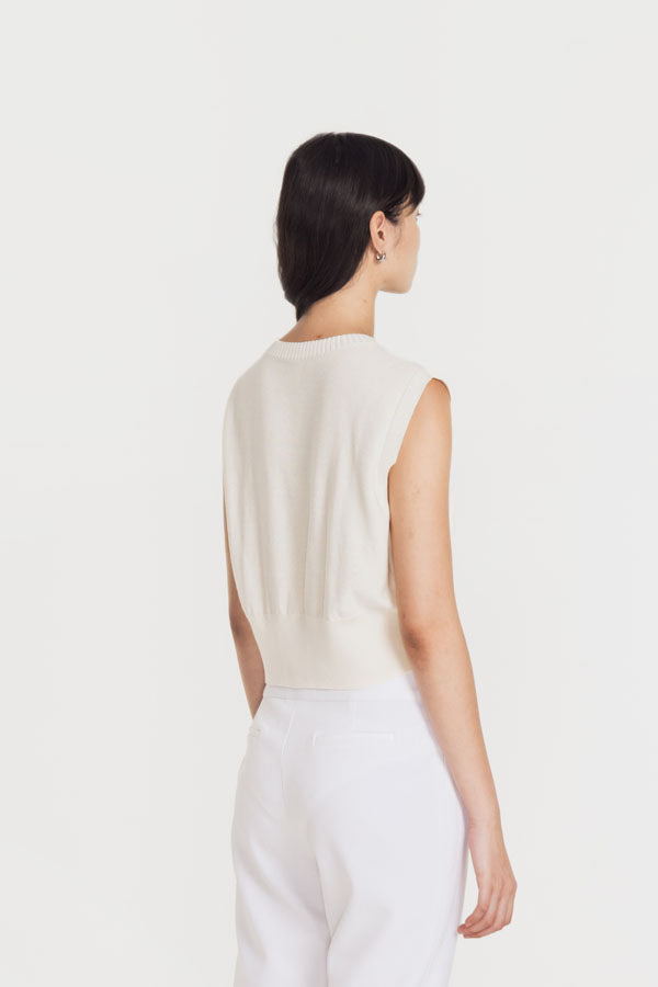 ELLE SLEEVELESS KNIT TOP