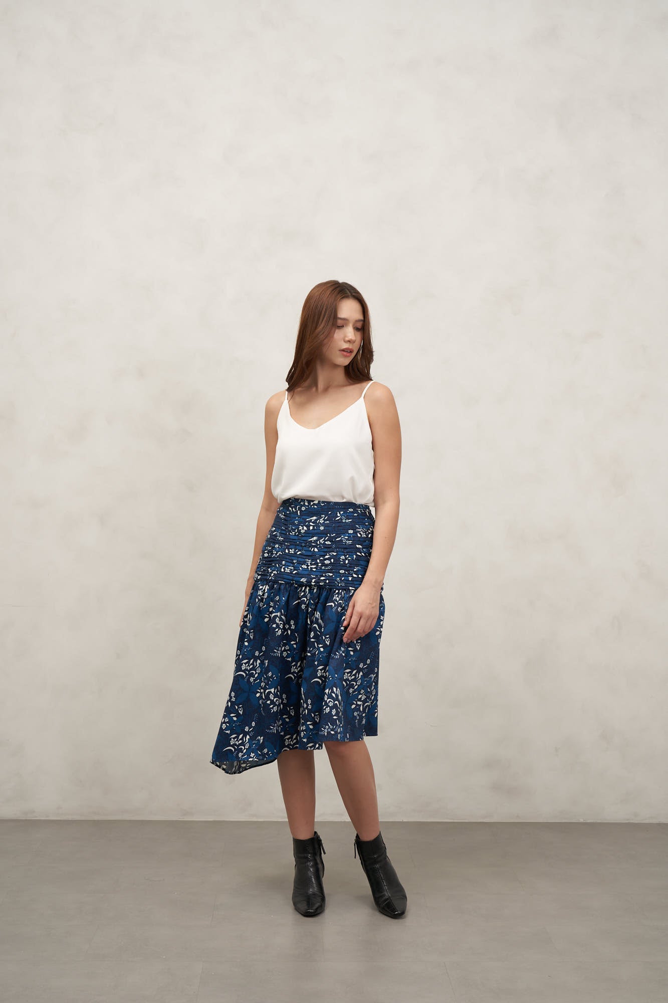 TINARI SKIRT NAVY/AMRITAYA-SS25